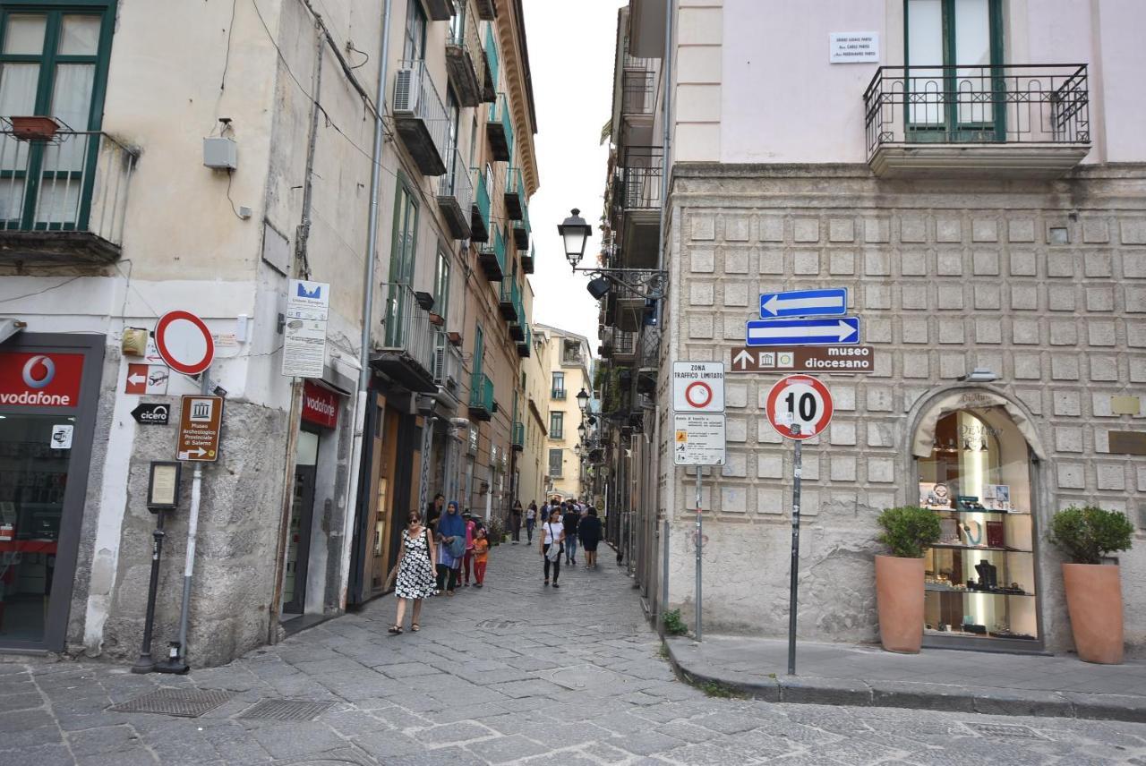 La Dimora Del Barone Bed & Breakfast Salerno Bagian luar foto